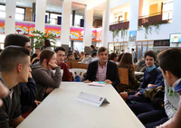 Más de un centenar de escolares desayunan con ciencia en la Universidad de Málaga