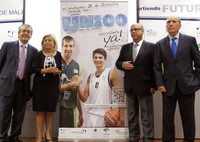 La UMA y Unicaja presentan el programa "Ser único: formamos equipo"