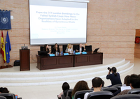 Conferencia en la Facultad de Ciencias de la Comunicación